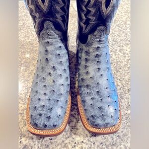 Selling size 10 blue ostrich boots brand new never worn